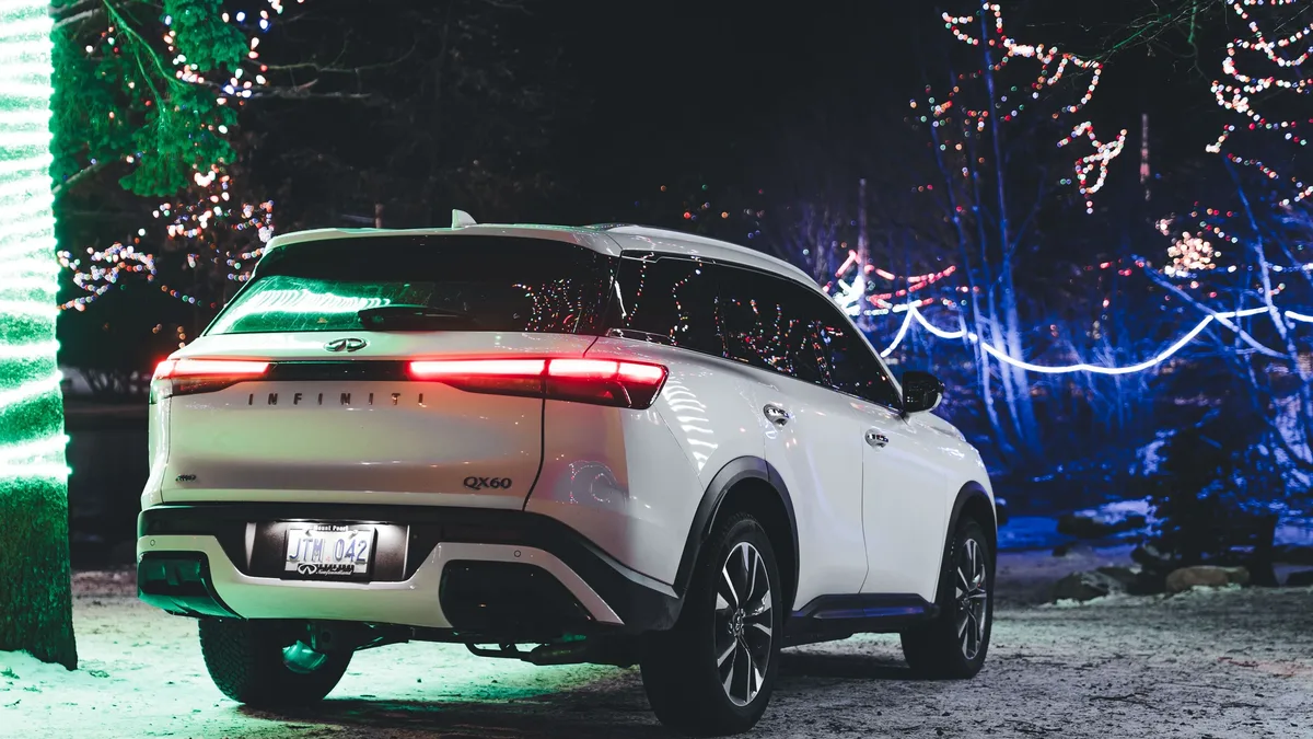 Reviews: New spy images show a connected-style LED tail light signature on Mahindra's upcoming Vision S-based SUV