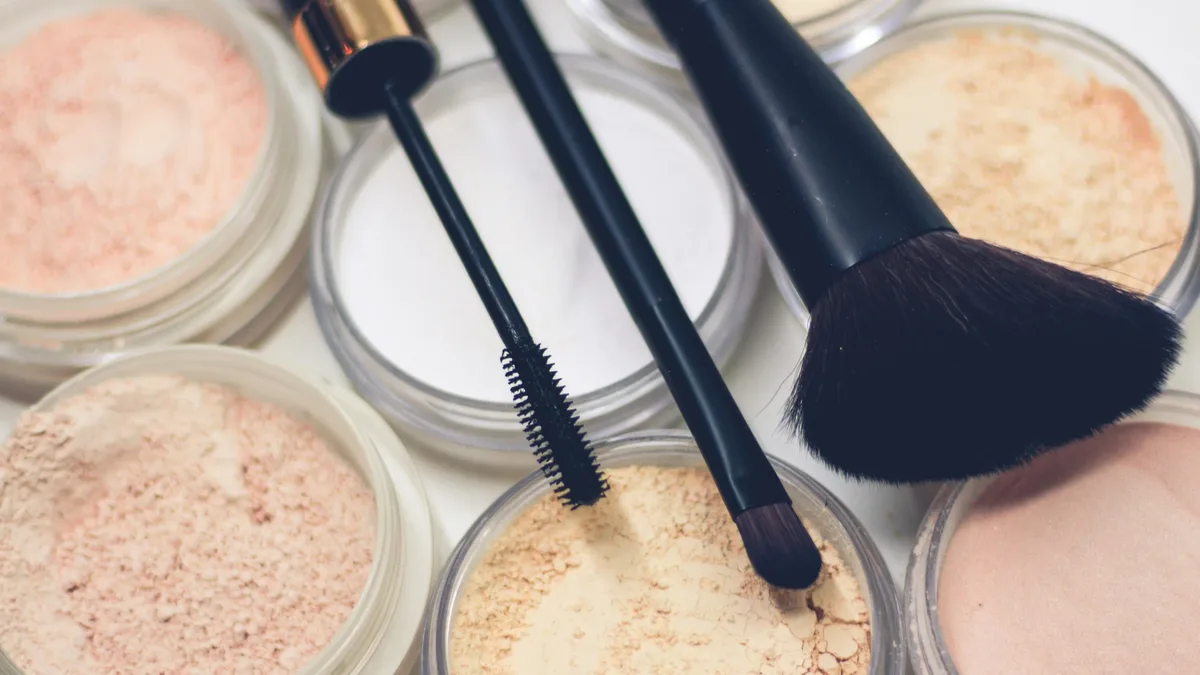 Major beauty brands are launching new loose setting powders, marking a major shift as the product is reinvented for...
