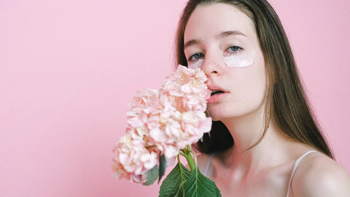 News: As temperatures rise, the fashion industry adapts with lighter fabrics, cooling technologies, and practical accessories