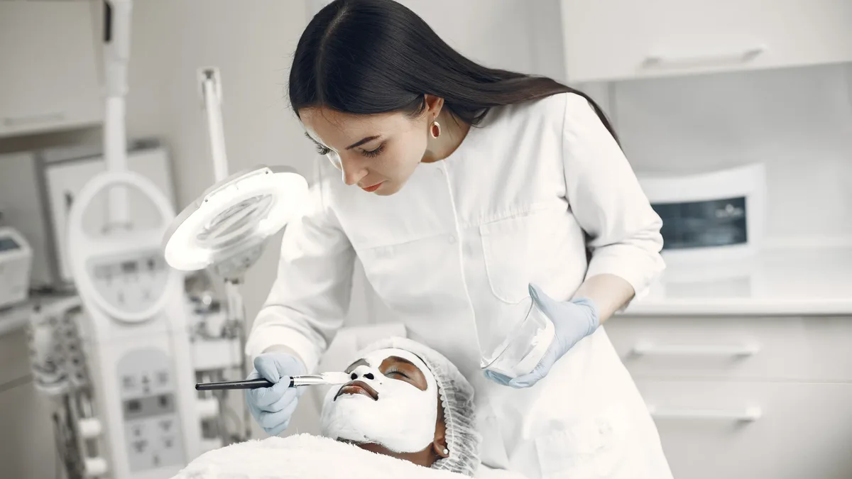 Concerns: Pratima Skincare blends Ayurvedic principles with high-end pricing, targeting specific doshas for skin types