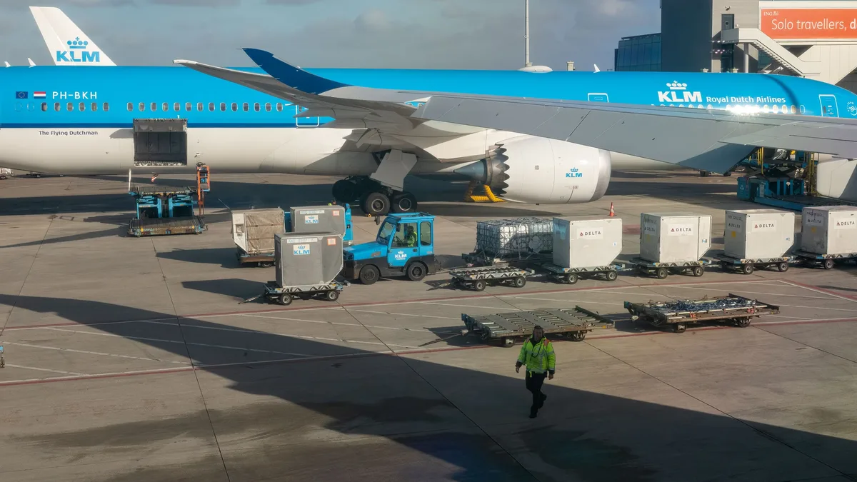 Aviation: BermudAir has leased an Embraer E190F freighter