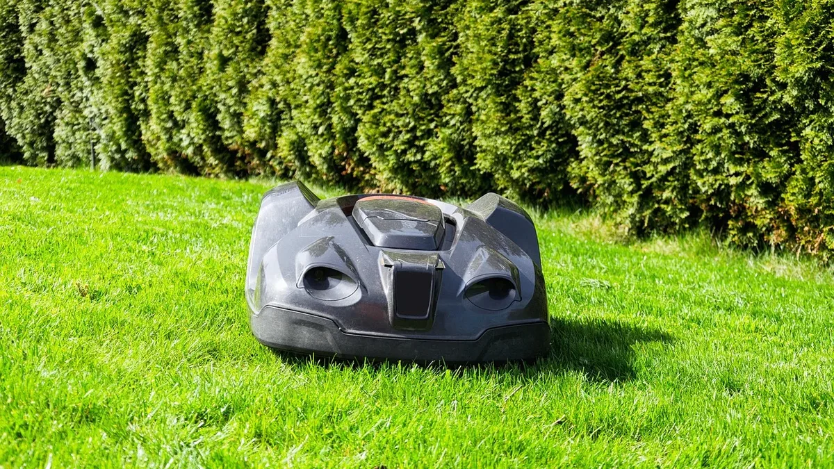 Mel Torrie of Autonomous Solutions Inc. Forecasts a major advance in outdoor mobile robotics over the next ten years...