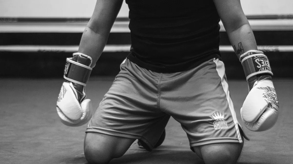 Philadelphia 76ers star Jaylen Brown engaged in a public boxing sparring session in Nigeria, citing his father's boxing...
