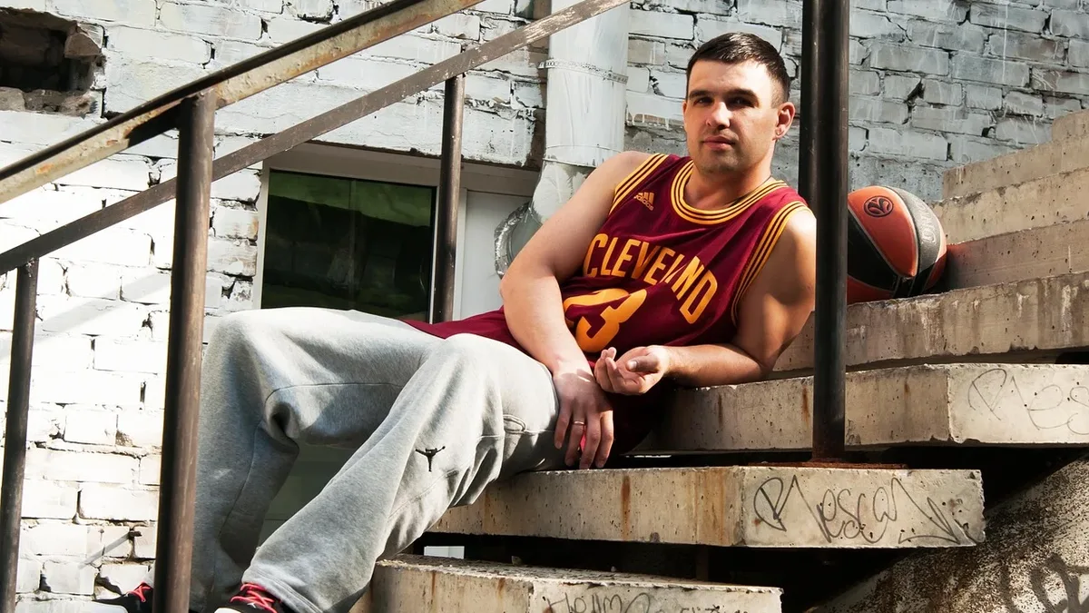 The Cleveland Cavaliers have signed 2022 second-round pick Khalifa Diop, a Senegalese center who played in Spain, using a...
