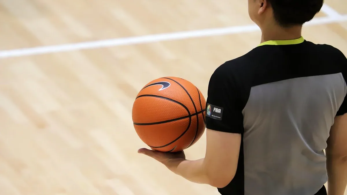 College basketball coaches are divided on whether 2026 seniors should be grandfathered into the NCAA's five-in-five...