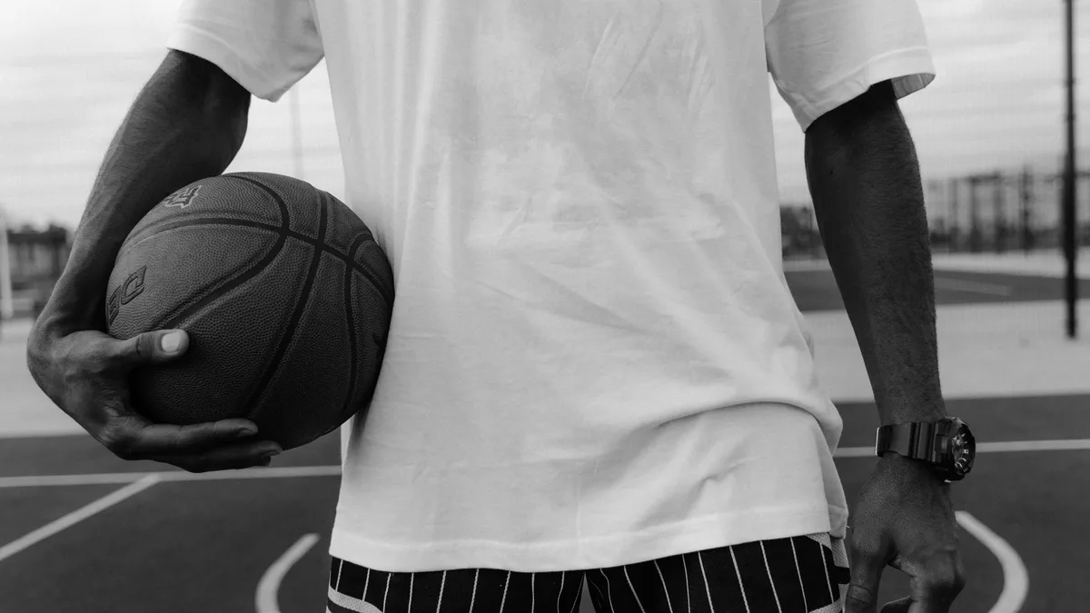 Stephen Curry is eligible for a contract extension with the Golden State Warriors, and the team is letting him decide...