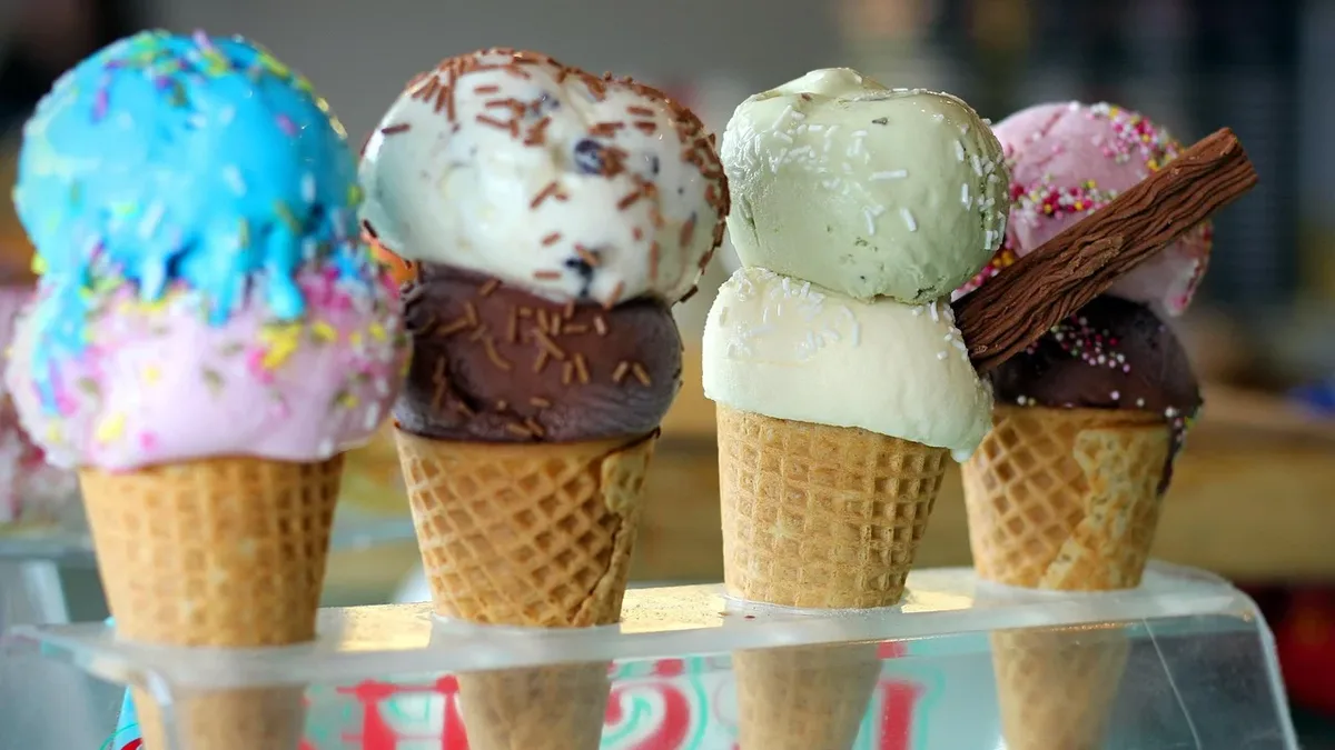 The nostalgic ice cream and casual dining chain Friendly's now runs just 87 locations, all in 11 Eastern states, a sharp...