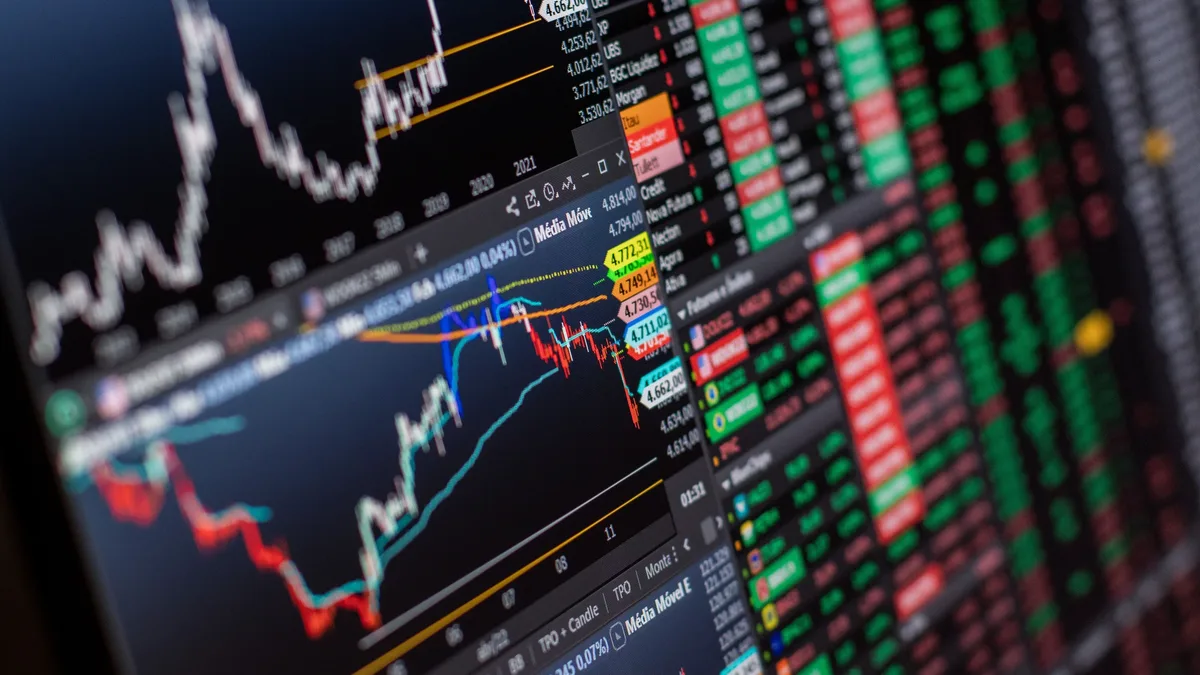 A report from eLearning Industry argues that learning analytics dashboards often make consequential decisions based on...