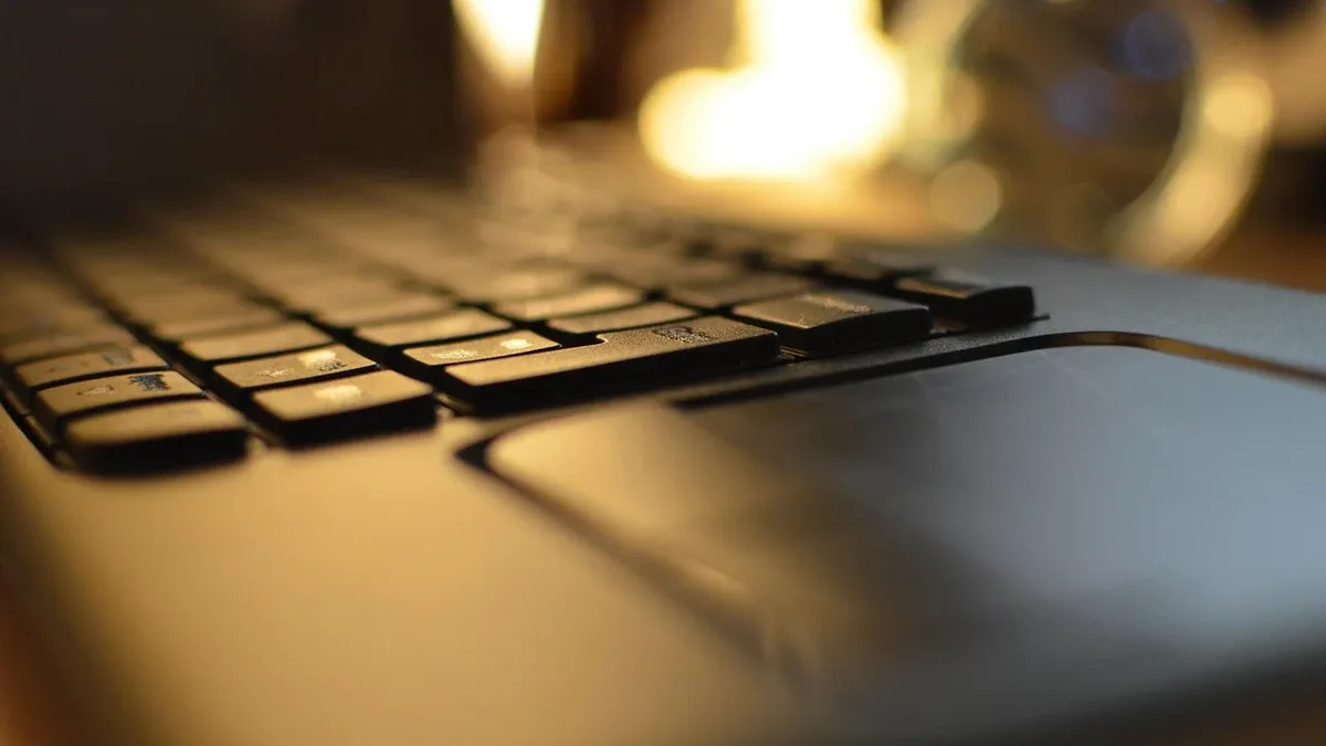 Onboarding programs often focus on content delivery, but effective onboarding requires context to improve early...