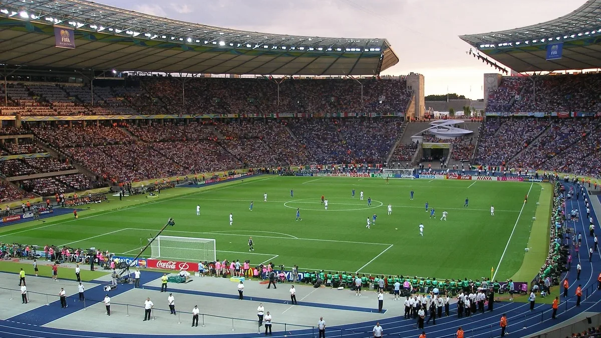The 2026/27 AFC Champions League Elite season begins with an expanded 32-team format, featuring key opening matches for...