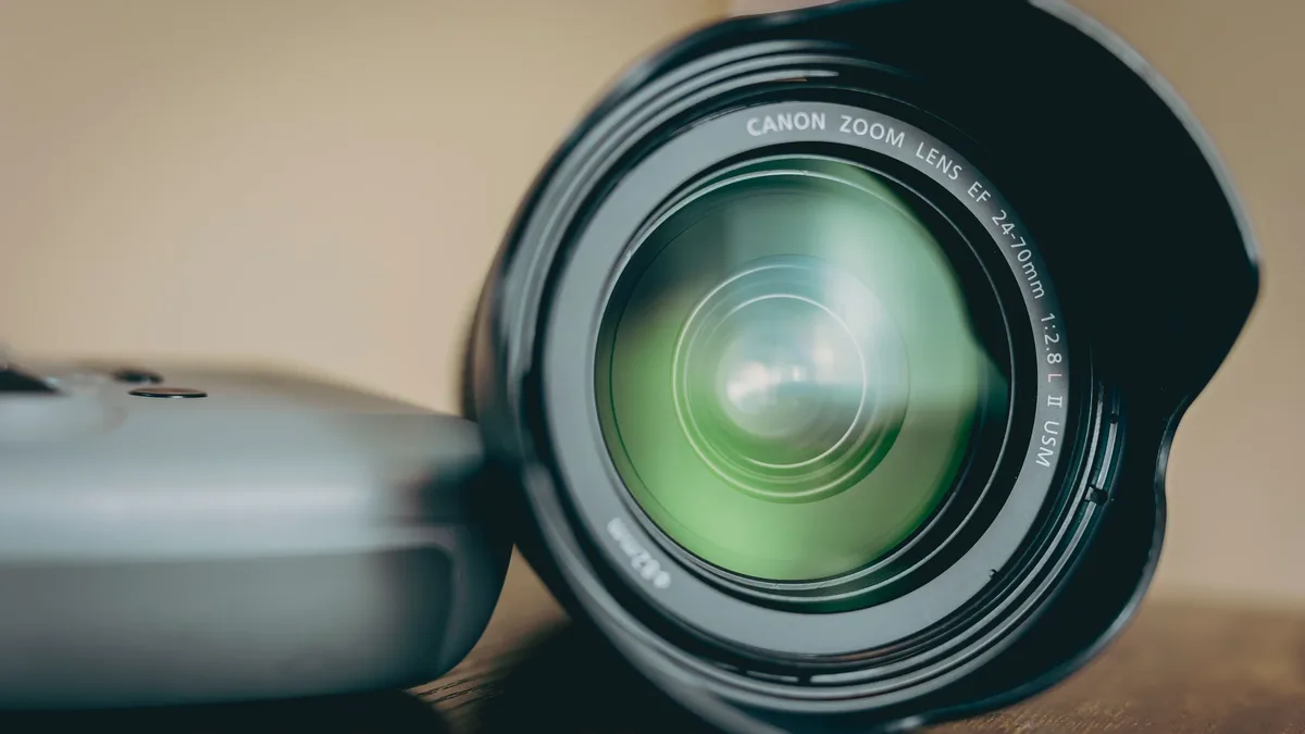 Canon has filed a patent for a 70-135mm f/2 internal zoom lens for full frame cameras, a design that directly challenges...