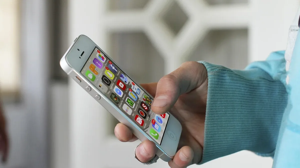 Leica Camera AG launches its most comprehensive iPhone app update, featuring a new Artist Look with Steve McCurry, a...