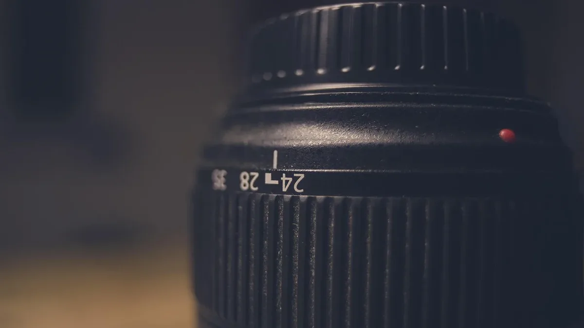 The LK Samyang AF 60-180mm f/2.8 L is the lightest constant-aperture telephoto for L-Mount cameras, weighing 728g and...