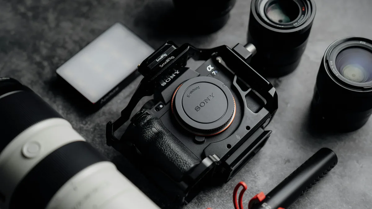 Gear: Sigma has launched a compact full-frame zoom lens for L-mount and Sony E-mount cameras
