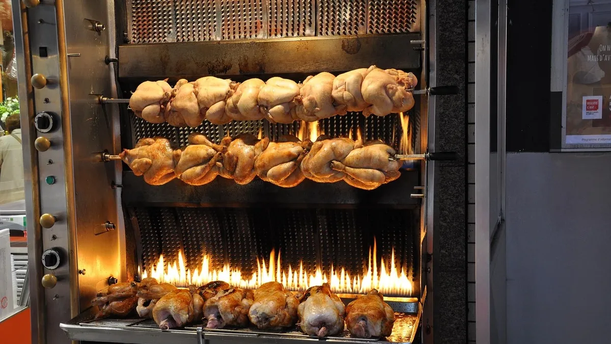 Hong Kong actor Mat Yeung’s roast-meat restaurant Six Hub Roast House in Petaling Jaya was shut down by local authorities...