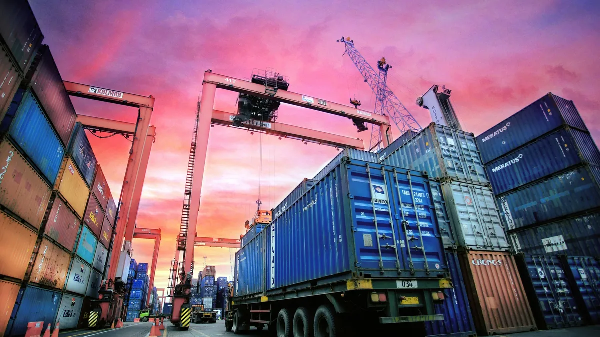 TruckSmarter announced its acquisition and the immediate shutdown of its Dispatch app, affecting over 500,000 carriers
