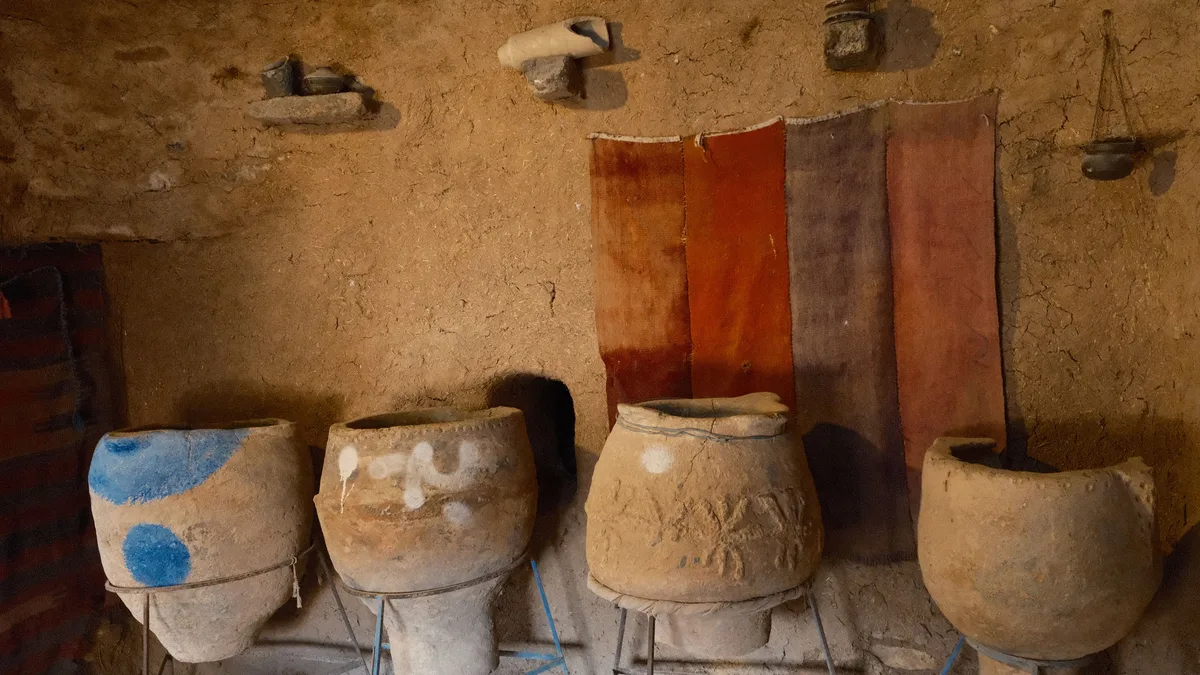 Methods: Ancient pottery and artifacts in a traditional setting from Şanlıurfa, Türkiye. Archaeology equipment
