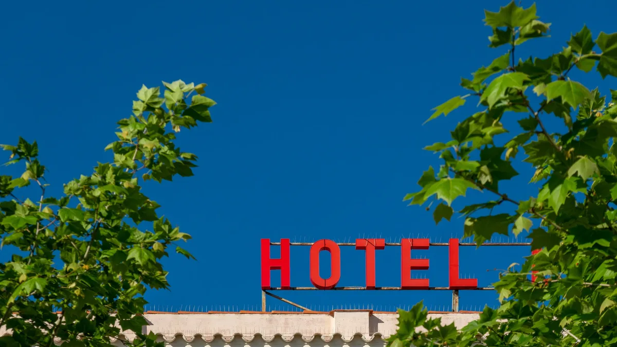 Hoteliers in Cancún will seek to maintain room rates and avoid price wars during the upcoming Cancún Travel Mart trade...