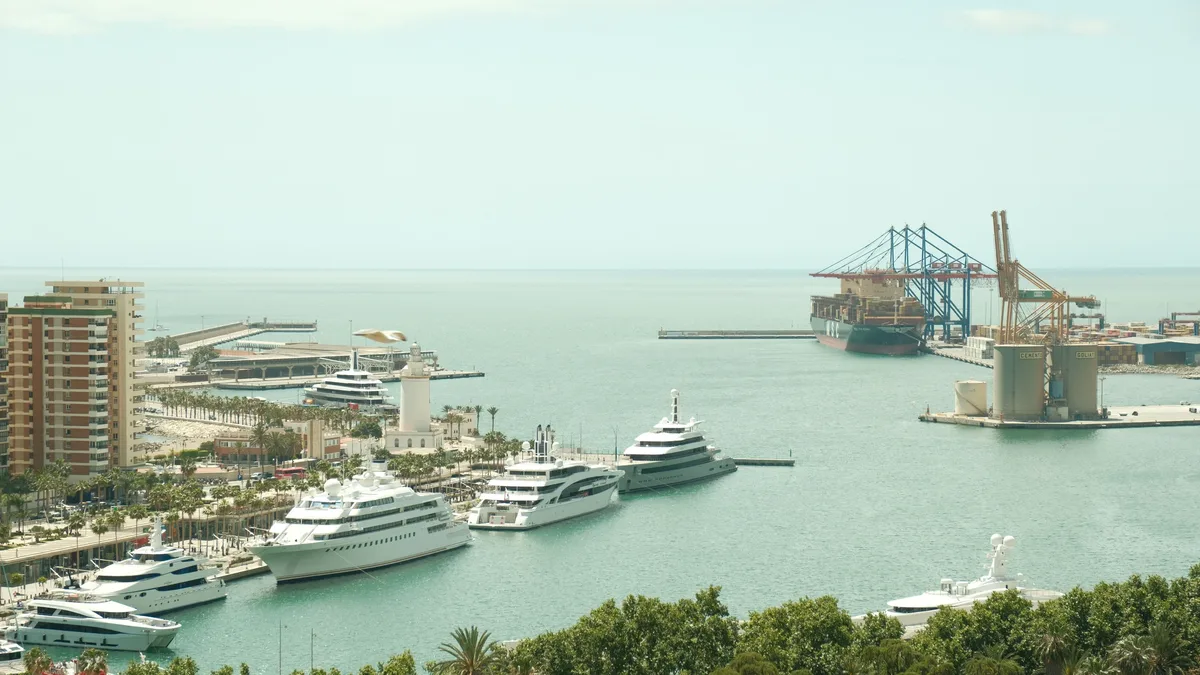 Authorities in Cancún have begun removing 45 to 50 abandoned vessels from the Laguna Nichupté lagoon system, ending a...