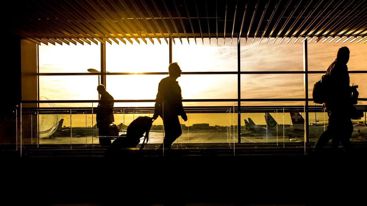 A preliminary report from Vietnam's aviation authority has shed light on the dramatic incident involving a Vietnam Airlines...