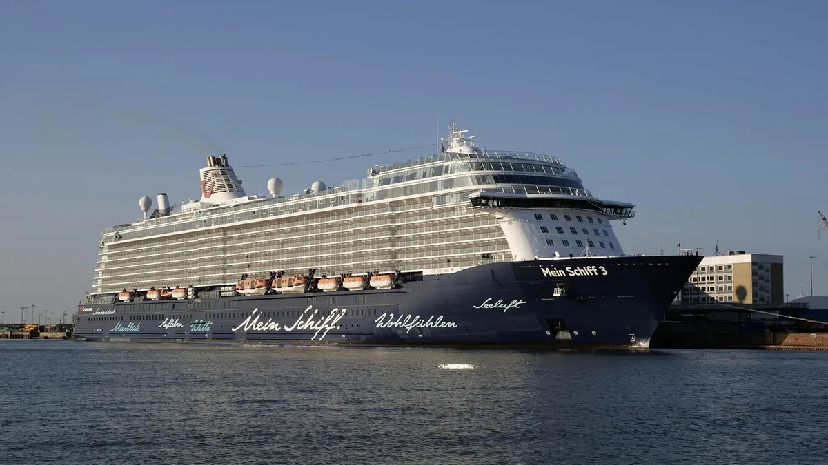 AIDA's SuperSeptember promotion offers onboard credit for guests and a booking competition for travel agencies in...