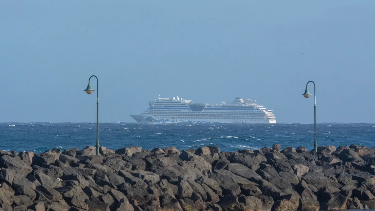 Royal Caribbean cancelled Vision of the Seas' Bermuda call due to severe weather, replacing it with an overnight in Saint...