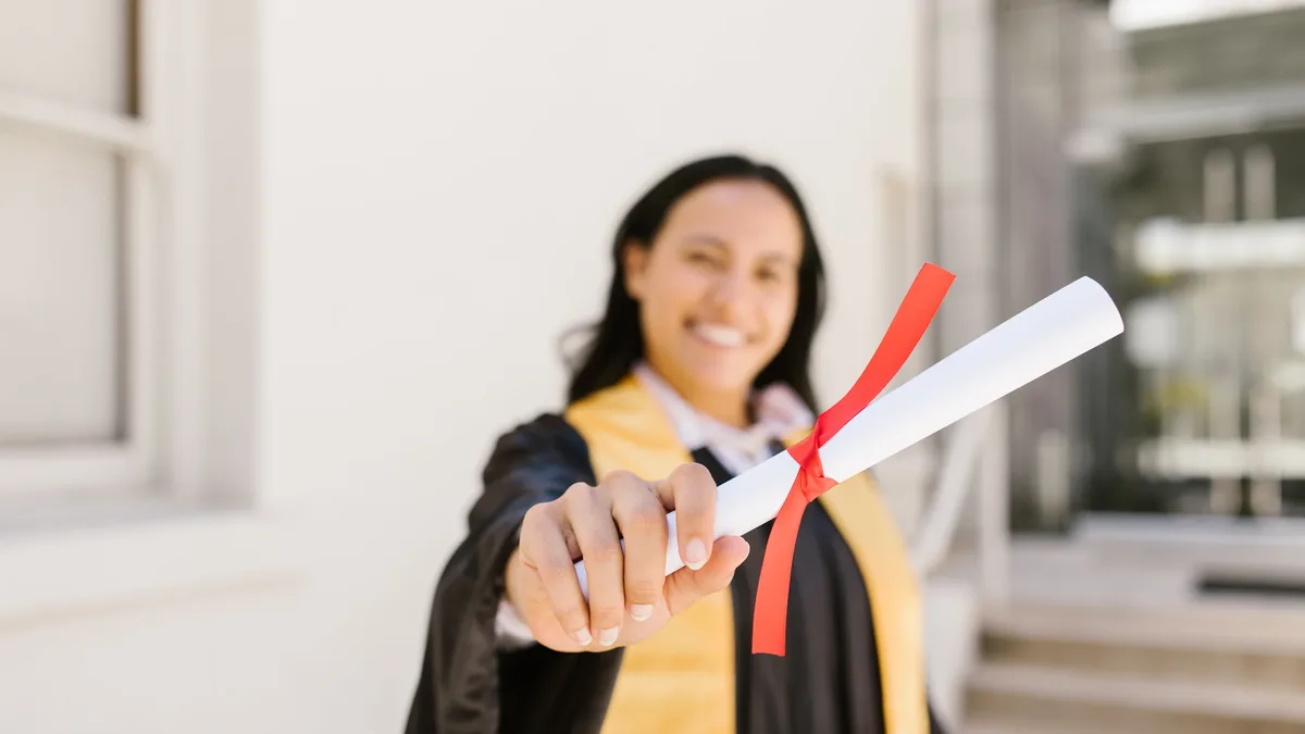 The University of Manitoba promotes its graduate programs, emphasizing flexible formats, experiential learning, and a...