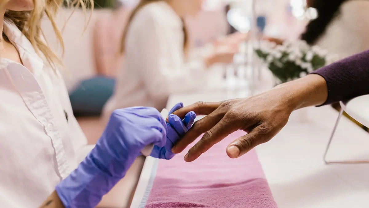 Leadership expert Calvin Stovall outlines his Iconic Framework to help salon, spa, and clinic owners build a 'WOW...