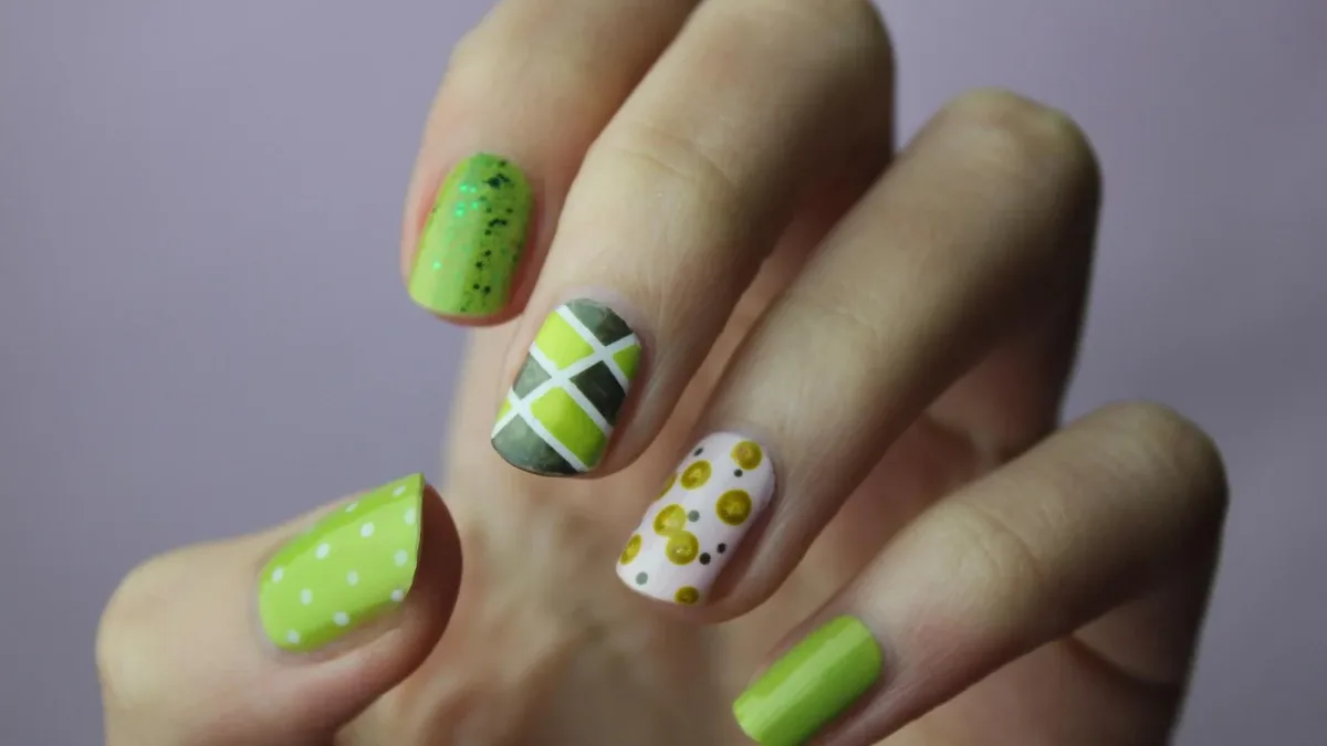 London Fashion Week's spring/summer 2027 shows featured ten distinct nail styles, from droplet designs to velvet hues...