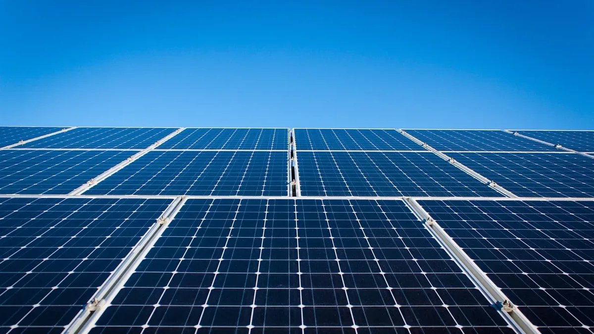 Fuyao Group, the world's largest automotive glass manufacturer, has confirmed the development of solar sunroof glass...