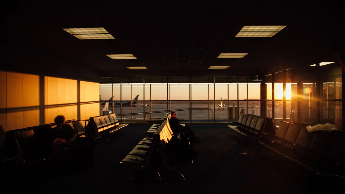 Airlines: JetBlue expands lounge access
