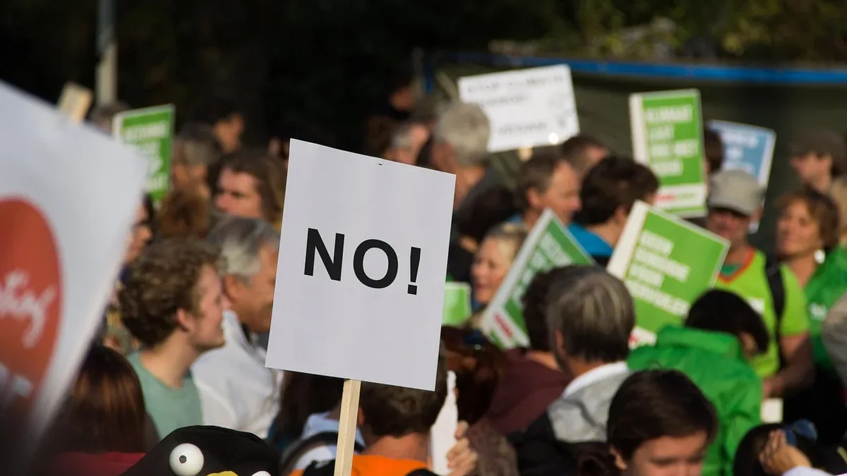 Icelanders have voted against resuming negotiations to join the European Union, with 52.8% rejecting the move in a...