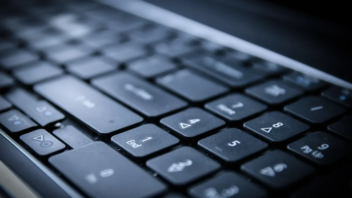 SafePal, a hardware wallet maker, has disclosed an authorization flaw in an order-tracking plug-in that exposed the data of...